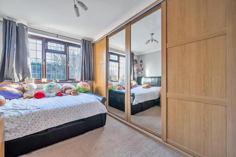 44 Oakley Drive, Bromley, BR2 8PT