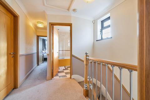 44 Oakley Drive, Bromley, BR2 8PT