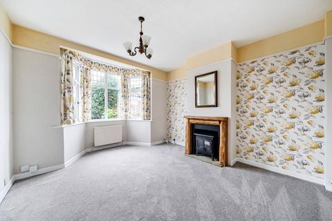 3 bedroom semi-detached house to rent, Chiltern Drive, Surbiton, KT5