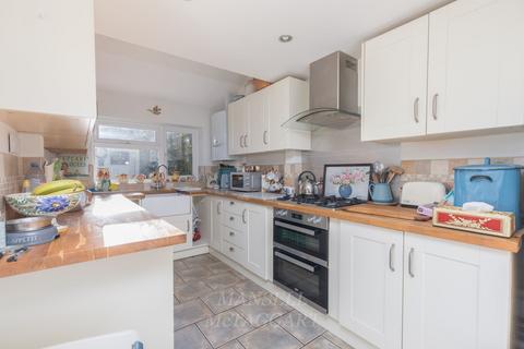 74 West Street, Crawley, RH11 8AW