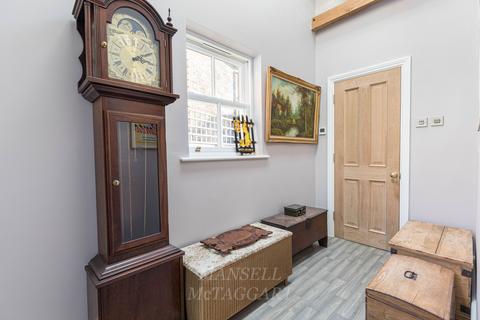 74 West Street, Crawley, RH11 8AW