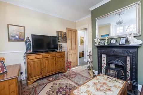 74 West Street, Crawley, RH11 8AW