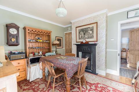 74 West Street, Crawley, RH11 8AW
