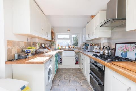 74 West Street, Crawley, RH11 8AW
