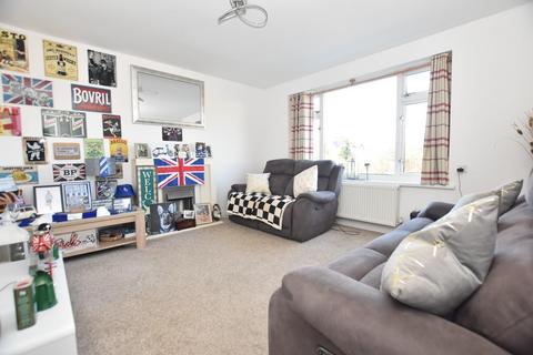 2 bedroom flat for sale, Meynell Close, Brampton, Chesterfield, S40 3BL