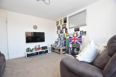 2 bedroom flat for sale, Meynell Close, Brampton, Chesterfield, S40 3BL