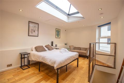 1 bedroom end of terrace house for sale, West Street, Bristol BS2