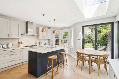 4 bedroom terraced house for sale, Rosebery Road, London SW2