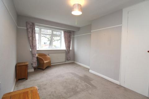 2 bedroom ground floor flat to rent, Tudor Drive, Gidea Park, RM2