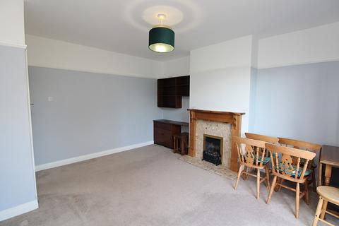 2 bedroom ground floor flat to rent, Tudor Drive, Gidea Park, RM2