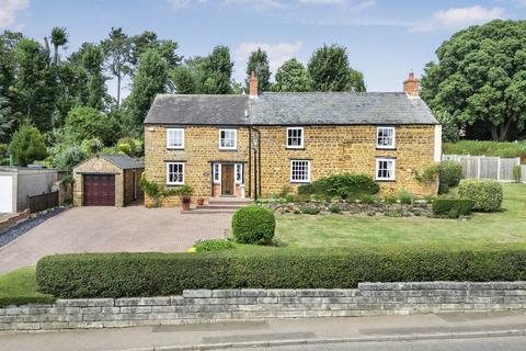 4 bedroom detached house for sale, Lower Street, Desborough, NN14