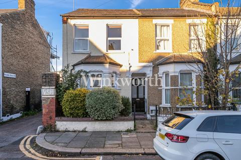 2 bedroom terraced house for sale, Conway Road, London, N15