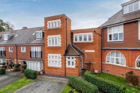 4 bedroom terraced house to rent, Swallowtail Grove, Frimley, Camberley GU16