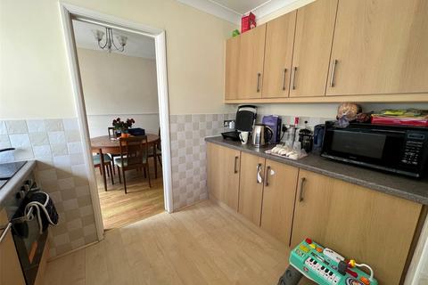 3 bedroom detached house to rent, Lower New Road, Southampton SO30