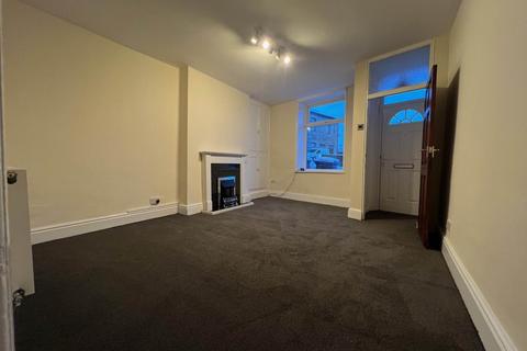 2 bedroom terraced house to rent, Huttock End Lane, Bacup