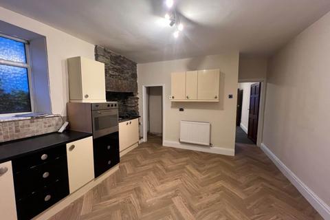 2 bedroom terraced house to rent, Huttock End Lane, Bacup