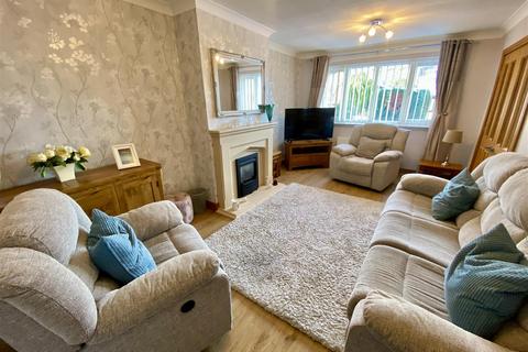 2 bedroom semi-detached bungalow for sale, Spring Bank Drive, Liversedge