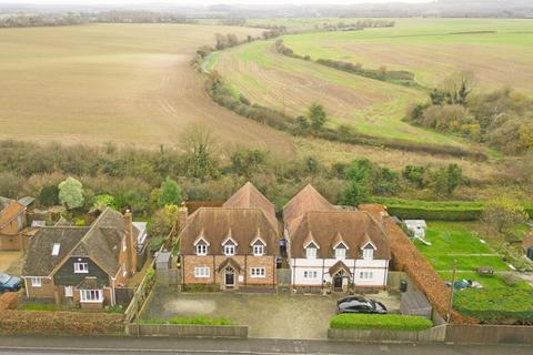 4 bedroom detached house for sale, Andover Road, Andover, SP11