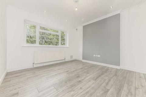 2 bedroom flat to rent, Poynders Road, London SW4