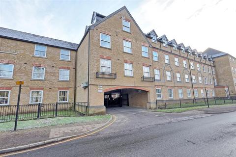 1 bedroom apartment for sale, Bowsher Court, Ware SG12