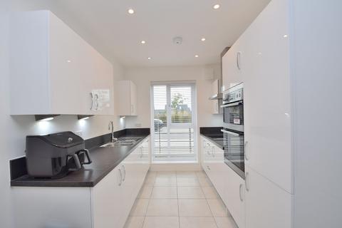 5 bedroom terraced house for sale, Windsor Castle Street, Milton Keynes MK10