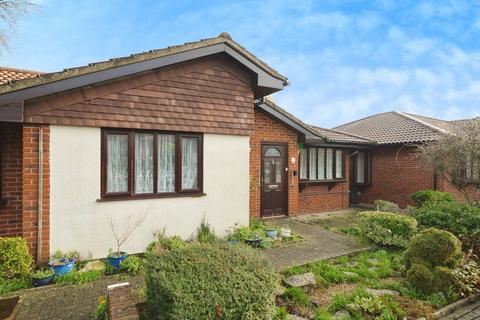 2 bedroom semi-detached bungalow for sale, Oakmead Green, Epsom KT18