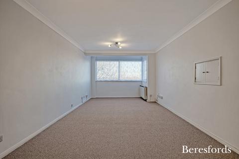 16 Carlton Close, Upminster, RM14 2YR