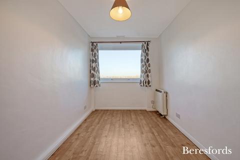 16 Carlton Close, Upminster, RM14 2YR