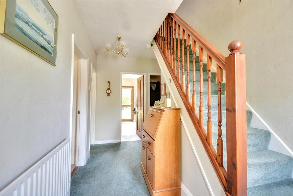 Entrance Hall 1.jpeg