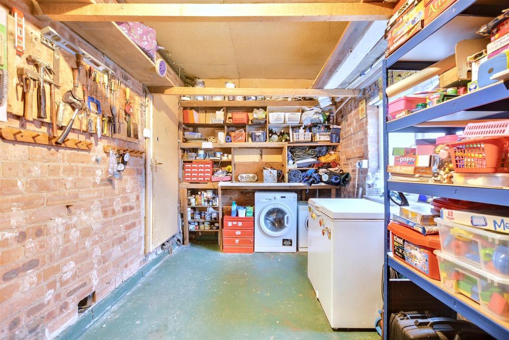 Garage 2.jpeg