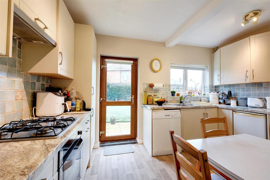 Kitchen 1.jpeg