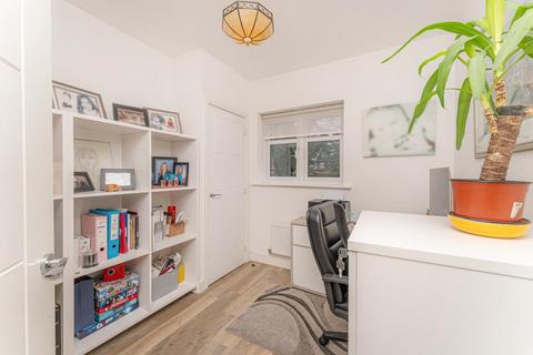 4 bedroom end of terrace house for sale, Friar Road,Enfield