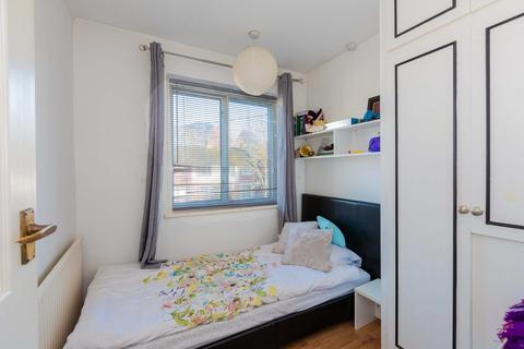 19 Laurel Close, Colnbrook, Slough, SL3 0QB