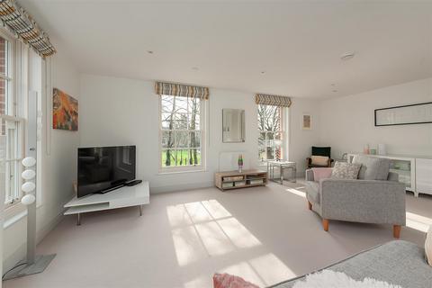 4 bedroom end of terrace house for sale, Old Ruttington Lane, Canterbury