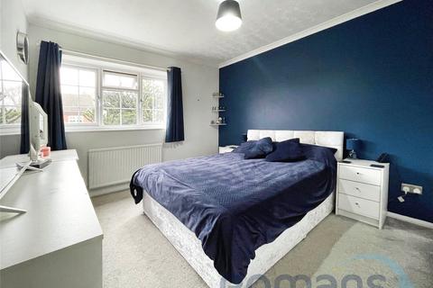 5 bedroom end of terrace house for sale, Newton Way, Tongham, Farnham