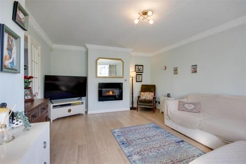 4 bedroom link detached house for sale, Mere Way, Swanland, North Ferriby