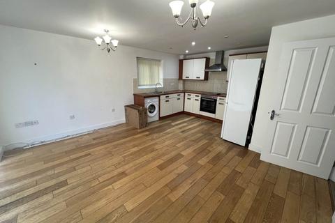 2 bedroom flat to rent, Foxglove Way, Luton LU3