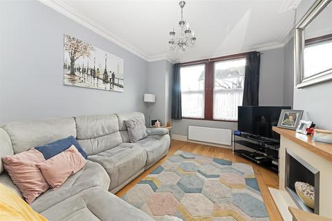 124 Dalmally Road, Croydon, CR0 6LT