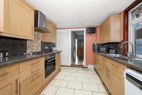 124 Dalmally Road, Croydon, CR0 6LT