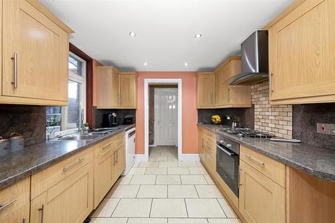 124 Dalmally Road, Croydon, CR0 6LT