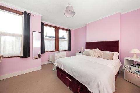 124 Dalmally Road, Croydon, CR0 6LT