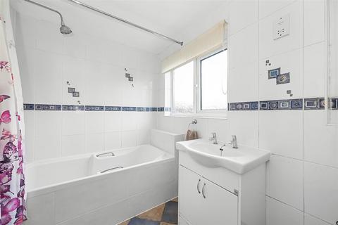 124 Dalmally Road, Croydon, CR0 6LT