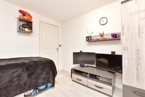 2 bedroom flat for sale, Selsey Road, Crawley, West Sussex