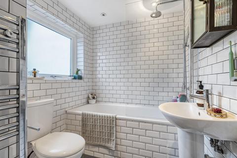 23 Robson Road, London, SE27 9LA