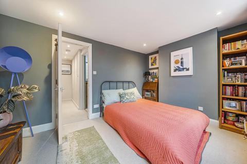 23 Robson Road, London, SE27 9LA
