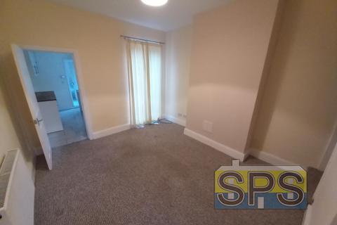 2 bedroom terraced house to rent, Victoria Road, Stoke-on-Trent ST1