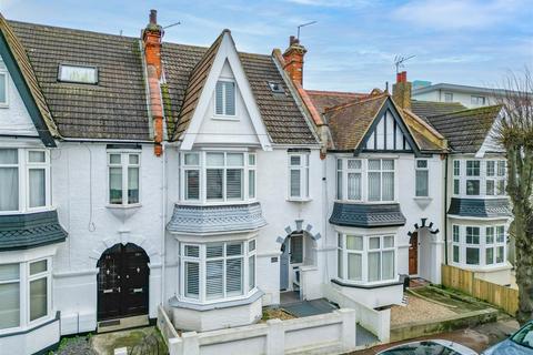 LEIGHTON AVENUE, Leigh-On-Sea