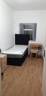 1 bedroom in a house share to rent, Park Road, Ilford IG1