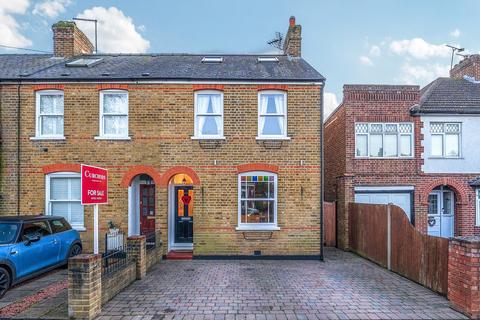 4 bedroom end of terrace house for sale, Horne Road, Shepperton, TW17