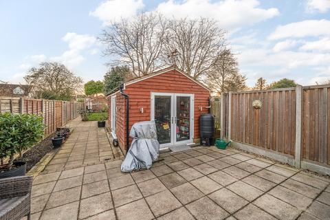 4 bedroom end of terrace house for sale, Horne Road, Shepperton, TW17